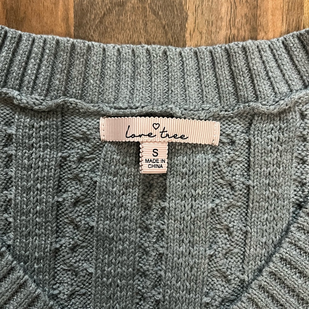 Juniors cropped Grey Sweater - Picture 3 of 4